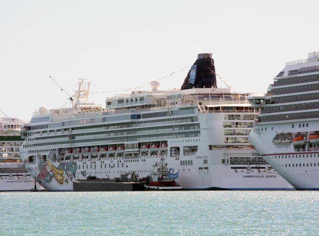 Folge 3: Mittelmeer hautnah – Mit der Norwegian Epic von Rom bis Rom | Tauche ein in Sonne, Kultur und Meeresrauschen! In dieser Folge von Wellengang – Der Kreuzfahrtpodcast nehmen wir dich mit auf unsere sechstägige Reise: 0cdf5817 ebda 40bf b2ab 5efb2c5a3d2d |