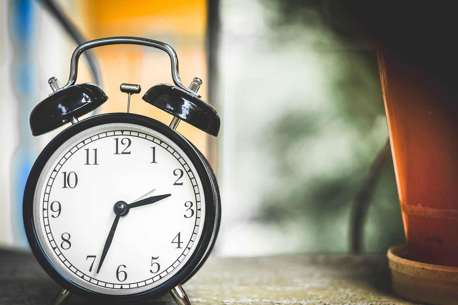 Wer hat an der Uhr gedreht? | In der Nacht vom 30. auf den 31. März ist es wieder soweit. Wir stellen die Uhren eine Stunde vor. Das müssen wir wohl aber nur noch bis 2021 machen, denn das EU-Parlament hat mit großer Mehrheit für das Ende der Zeitumstellung gestimmt. Energie wird dadurch nämlich nicht wirklich eingespart, dafür kommt unsere innere Uhr komplett aus dem Tritt. Warum das so ist und wie wir dem entgegenwirken können, erfahrt ihr heute Abend in der Firabe Show ab 1 59D1F4D5 9F0C 4FAA 9D63 6653C3AB18A0 |