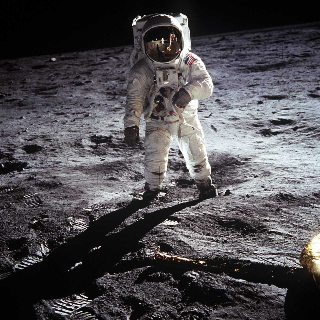 Fly me to the moon | Unendliche Weiten: Wir schreiben den 12. April 2019, den Internationalen Tag der bemannten Raumfahrt. Um das Weltall ranken sich viele Mythen und die Geheimnisse des Universums sind noch längst nicht gelüftet: Über vergangene und vor allem zukünftige Reisen ins All haben wir uns mal schlau gemacht, heute zu Hören in der „Firabe Show“ auf Radio Summernight ab 19.00… A79A7878 019D 4A66 B0A8 7B6CD0713C5D |