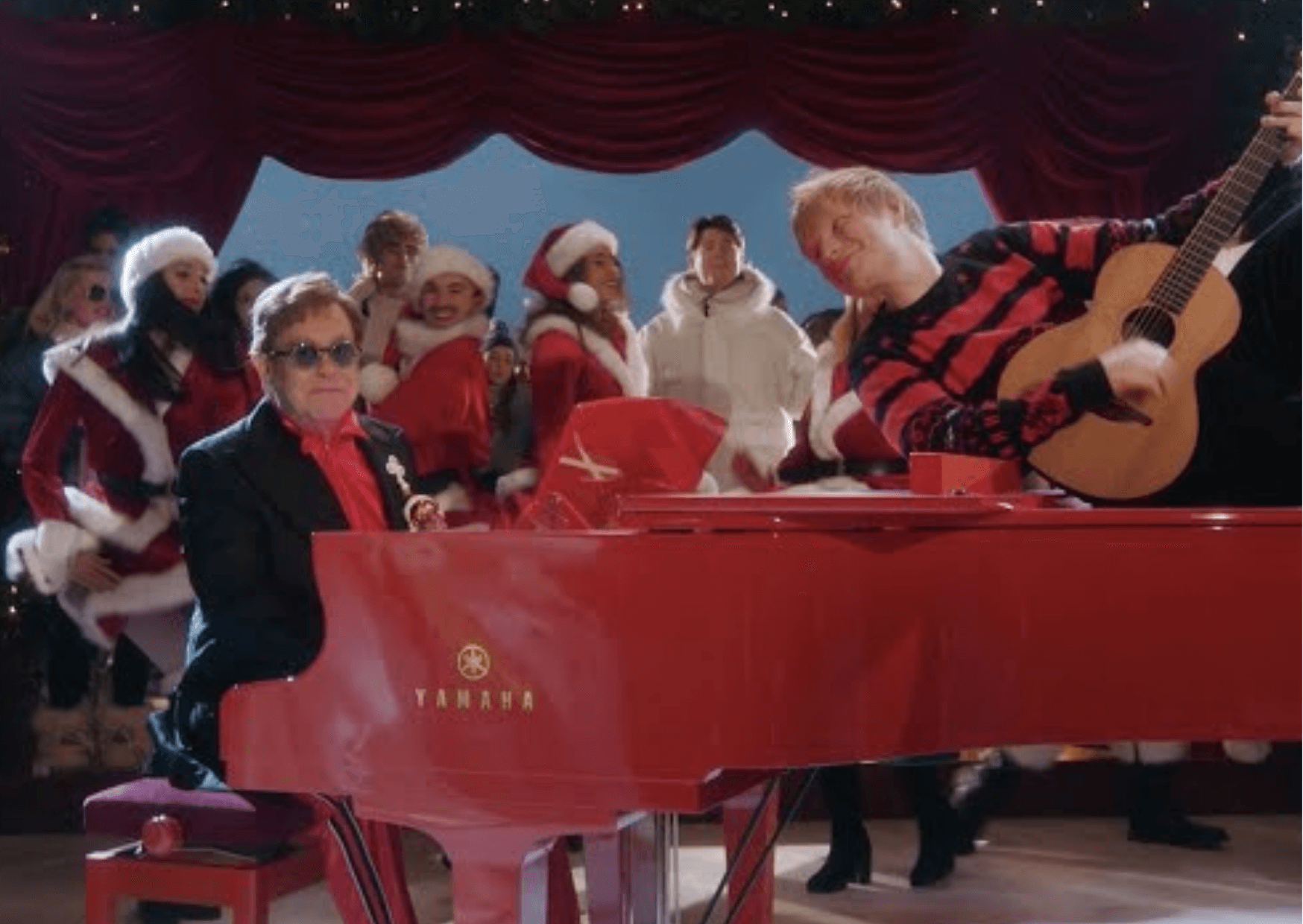 ED SHEERAN & ELTON JOHN: Neuer Song 🎶 "Merry Christmas" | Der neue Weihnachtssong klingt lieb, keusch und charmant. 3D2E9009 E57A 4AFD A75B E13A6C8EF323 |