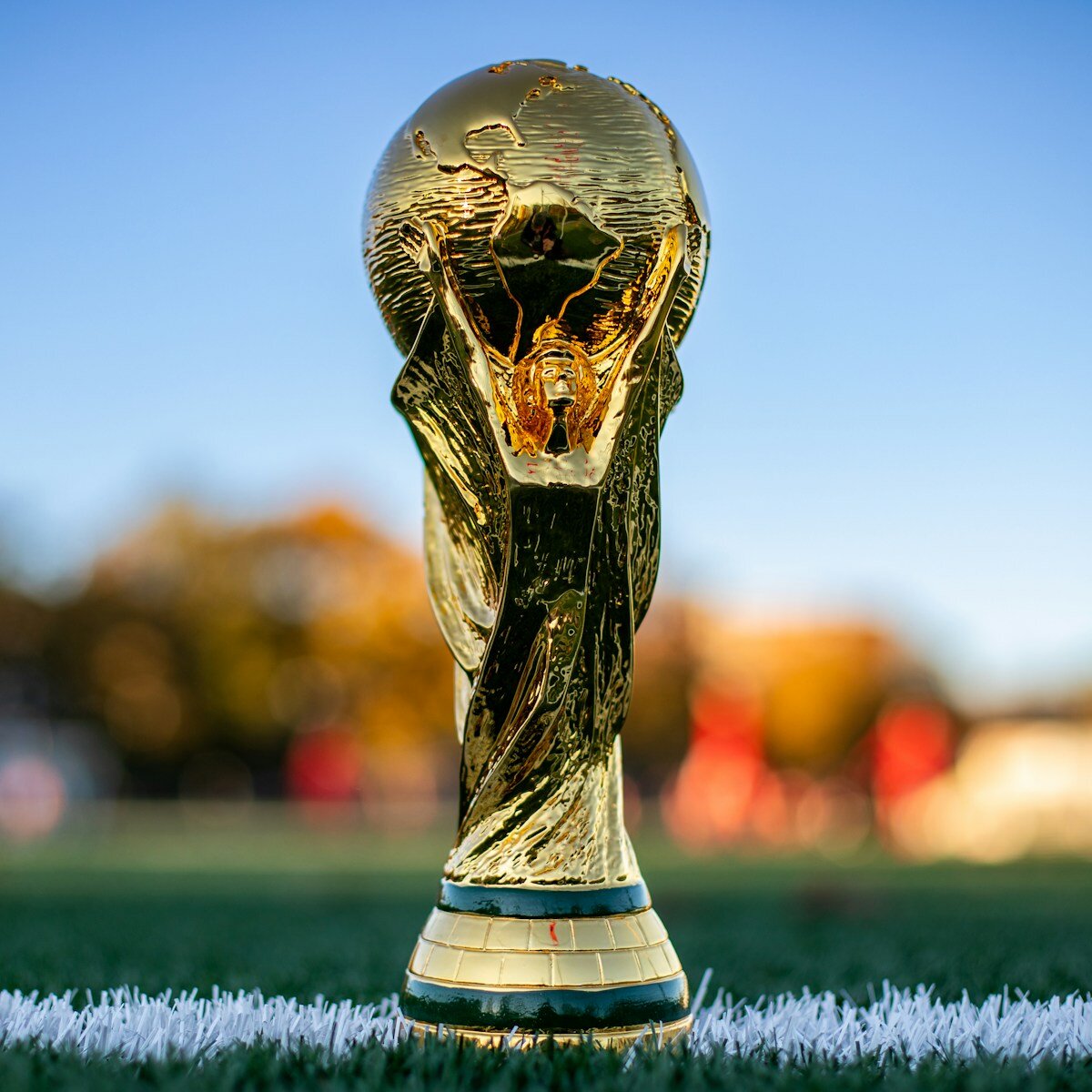 Schule Oberwil-Lieli: Fussball WM 2026 1 a close up of a soccer ball on a field