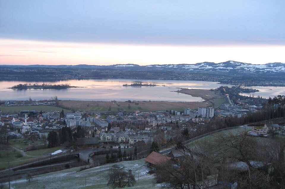 cropped Lake zurich pfaeffikon seedamm rapperswil