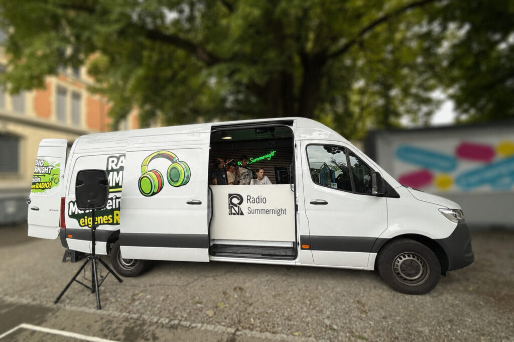 Studio 31 cropped radiobuss sommer 2026 01