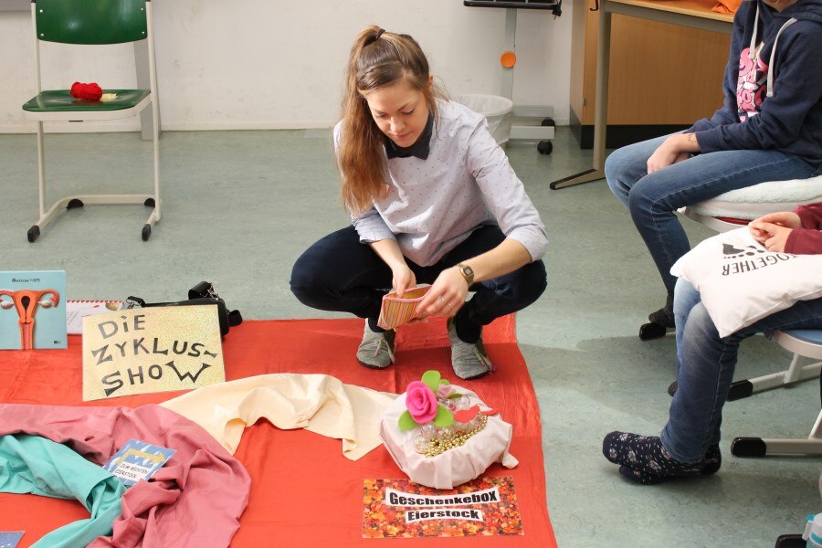 Zyklus-Show in Rüti ZH: Pubertäts-Workshop für Mädchen 7 Zyklus-Show in Rüti ZH: Pubertäts-Workshop für Mädchen