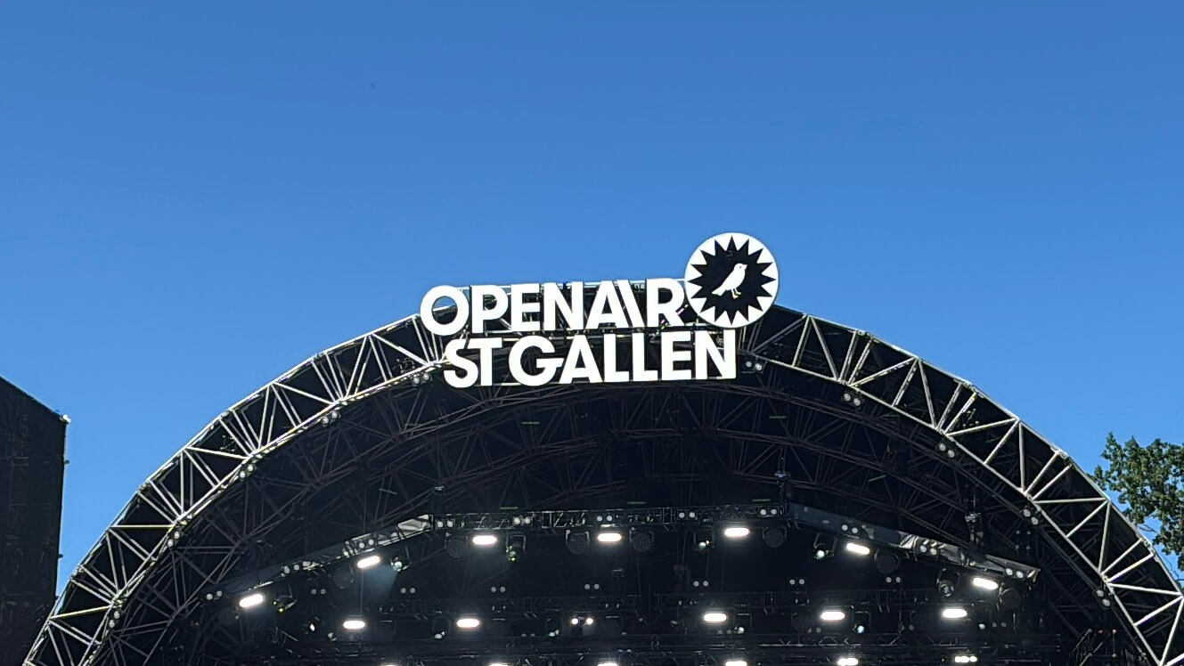 OpenAir St. Gallen 2025 | Das OpenAir St. Gallen 2025 bleibt in vielerlei Hinsicht unvergesslich und das dieses Jahr ganz ohne Schlamm. 522DC16B 5830 46D6 AADA 04686B534022 1 |