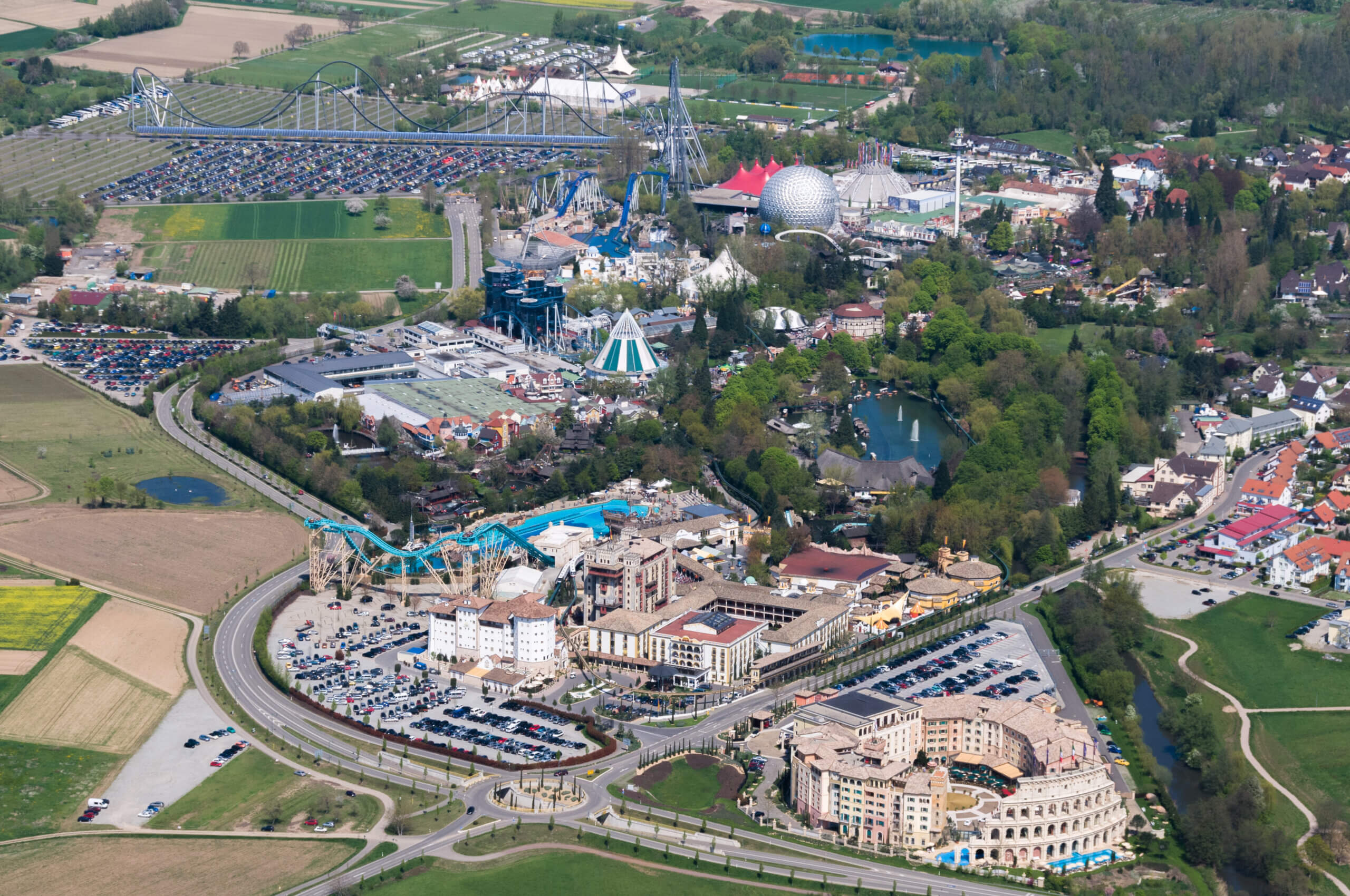 Europapark | Verschiedene Vorfälle und Erlebnisse in Europapark. Es gab grosse und kleine Vorfälle, es wird spannend. 8825987a 2bd7 4f64 afc4 f29e1717d336 scaled |