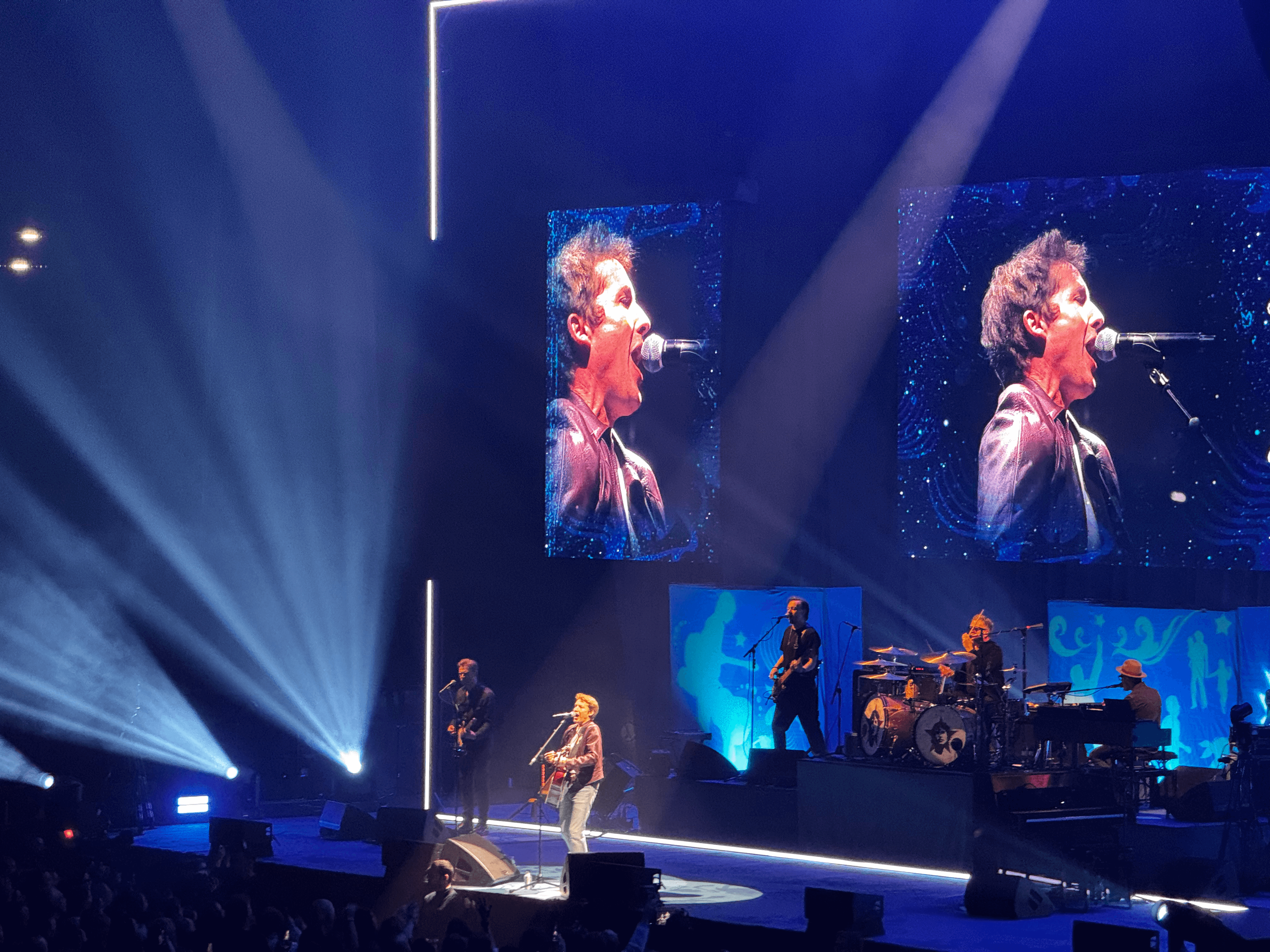 James Blunt‘s Jubiläumskonzert in Zürich | Am Sonntagabend, dem 23. Februar 2025, feierte James Blunt im Hallenstadion Zürich das 20-jährige Jubiläum seines Debütalbums Back to Bedlam. Vor tausenden begeisterten Fans bot der britische Singer-Songwriter ein Konzert voller Nostalgie, Emotionen und mitreissender Musik. IMG 6279 |