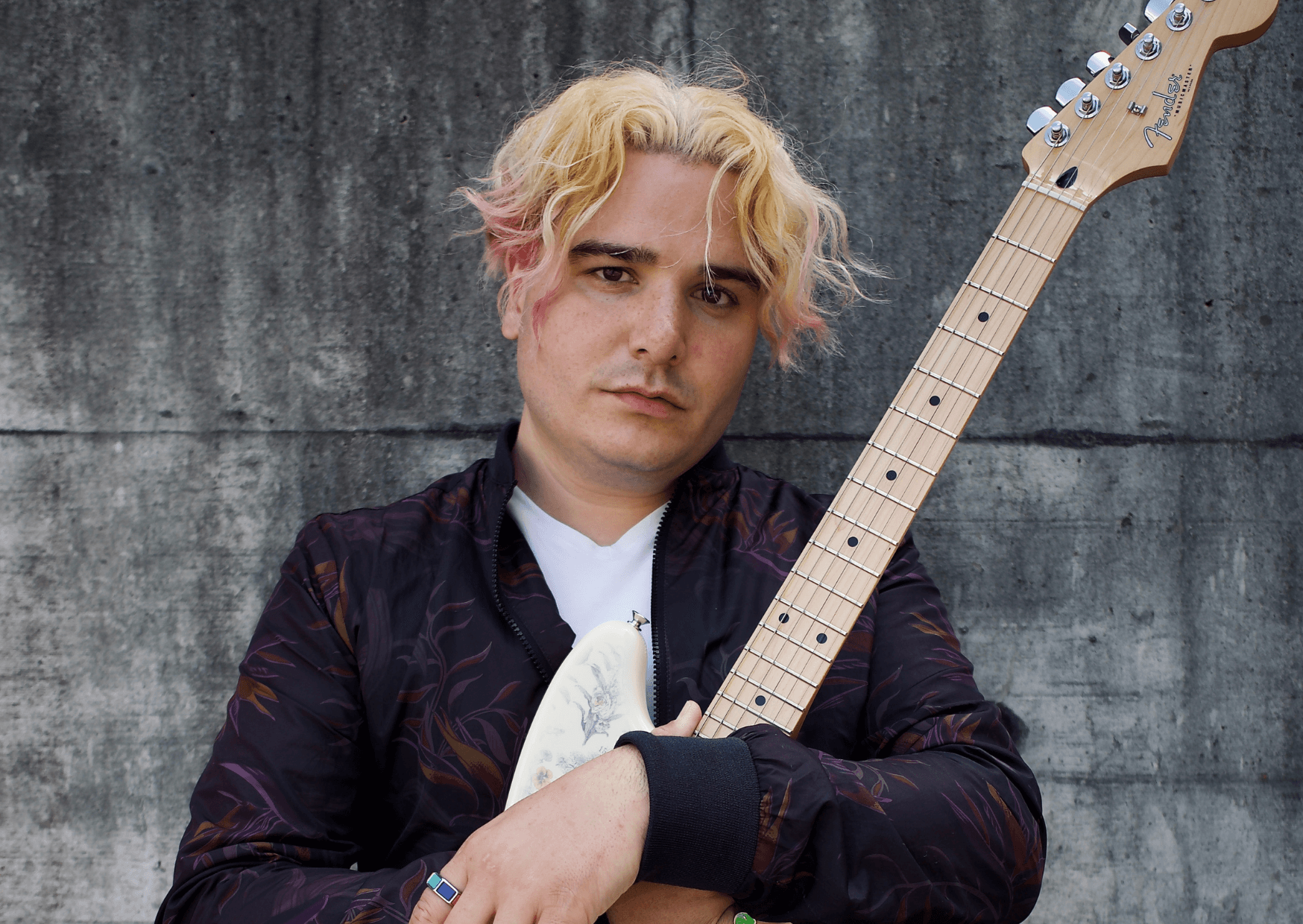 Vom Studienabbruch zum musikalischen Erfolg: Aaron Asterias Reise mit 'Jungle Lake | Am 7. Juli 2023, veröffentlicht Aaron Asteria seinen Track "Jungle Lake". Vor drei Jahren entschied sich Aaron Asteria, sein Studium an der ETH abzubrechen, um seiner Leidenschaft für die Musik nachzugehen. In kurzer Zeit nach diesem Entschluss gewann er den renommierten MyCokeMusic-Wettbewerb, einer der bedeutendsten Newcomer-Wettbewerbe in der Schweiz. Kopie von Kopie von Artikel Bild radiosummernight.ch 6 1 |