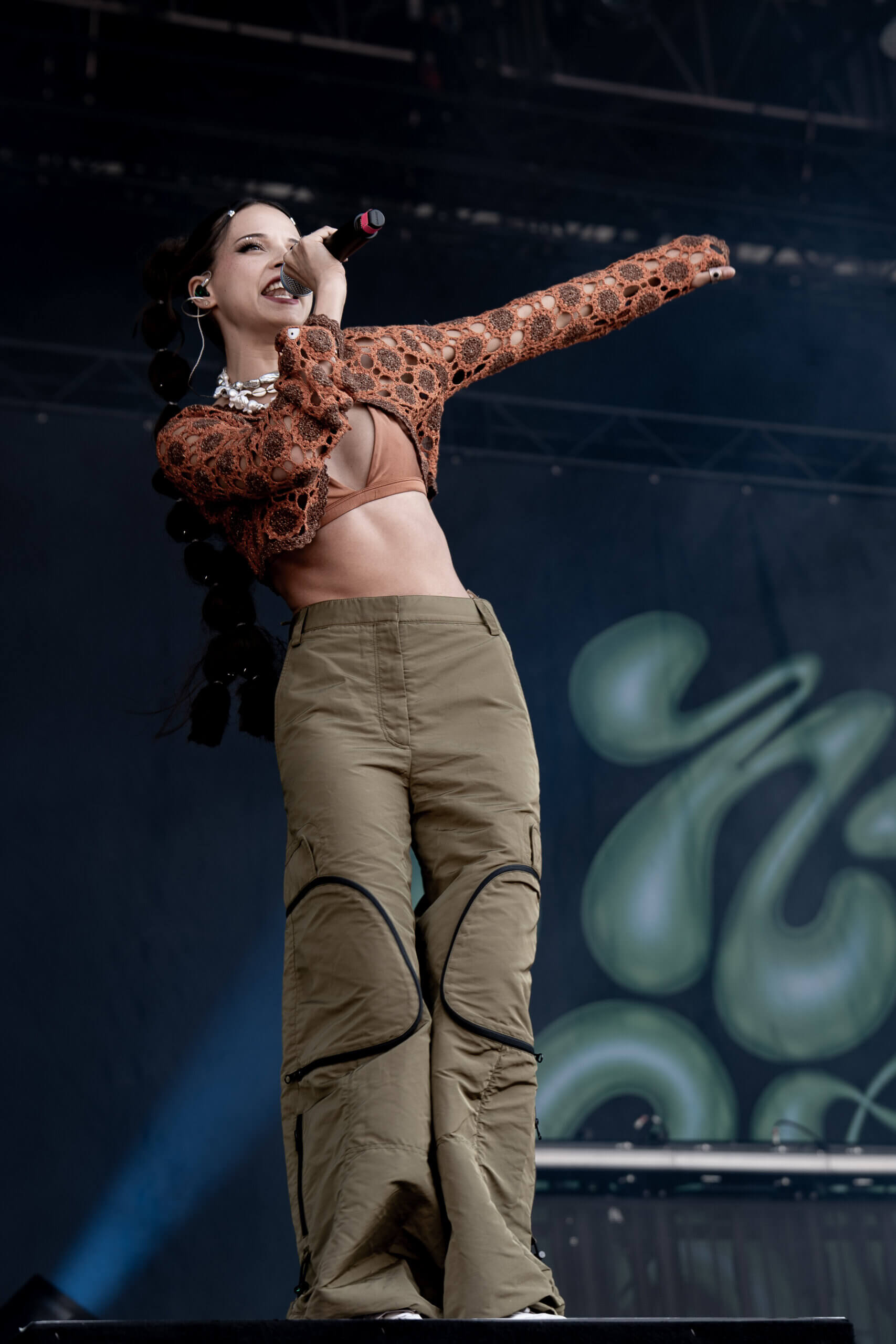 radioweekend :Nina Chuba | b9e8f79e 9149 4b62 ae1d 1f457b02ee06 scaled |