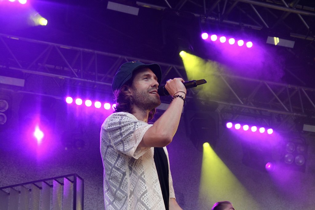 Heitere 2023: Der Rückblick auf ein unvergessliches Festivalwochenende | Vergangenes Wochenende war in Zofingen das beliebte Heitere Open Air. Das Festival welches auf dem Hausberg von Zofingen stattfand, lockte über 12'000 BesucherInnen aus der ganzen Schweiz an. Nicht nur Schweizer Sänger wie Lo&Leduc, Dodo oder Kunz gestalteten das Programm vom Heitere, sondern auch internationale Musiker wie Ray Dalton, Tom Gregory und Leony waren bei dem diesjährigen Heitere dabei. Lo&Leduc