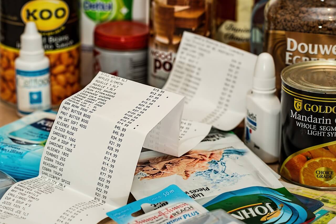 Schule Rotweg: Experiment "Just walk out" | Wer ärgert sich nicht über lange Wartezeiten an der Supermarktkasse? Ein KI-Programm von "Amazon Fresh" könnte da bald Abhilfe schaffen. shopping 879498 1280 |