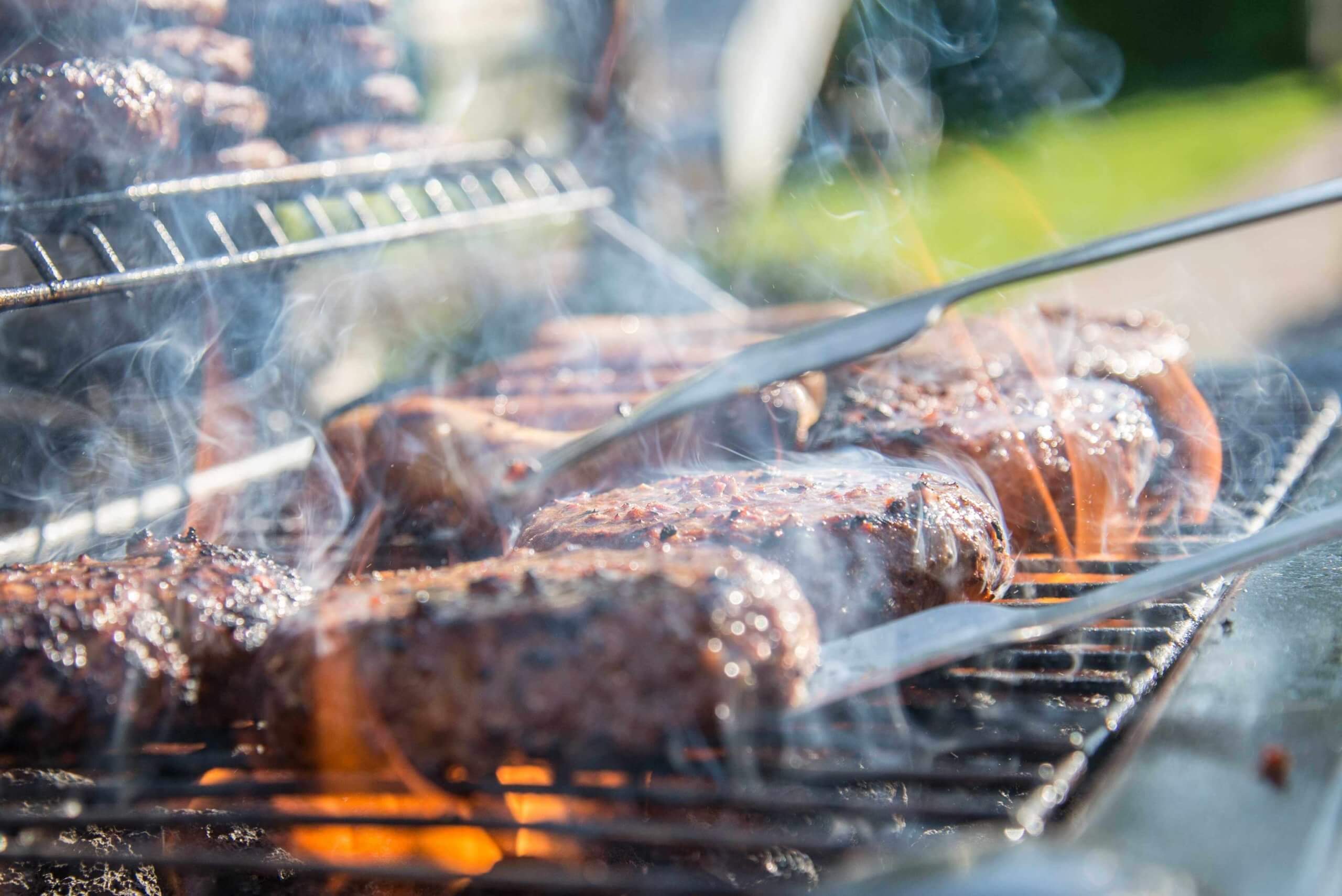 bbq essen essensfotografie 1105325 scaled |