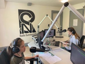 Sophie und Hannah bei der Livesendung